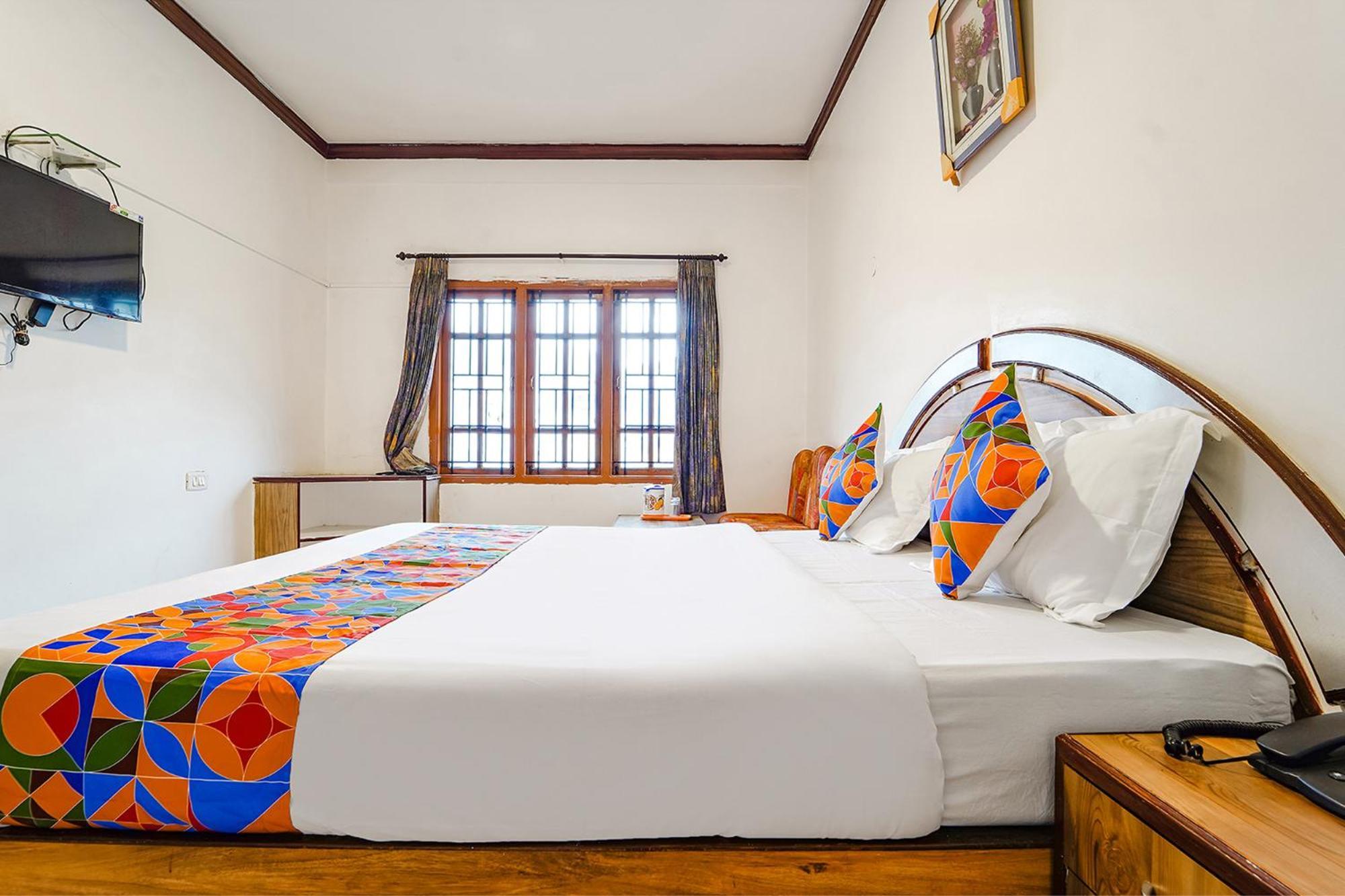 Hotel Orchid Inn Ооти Екстериор снимка