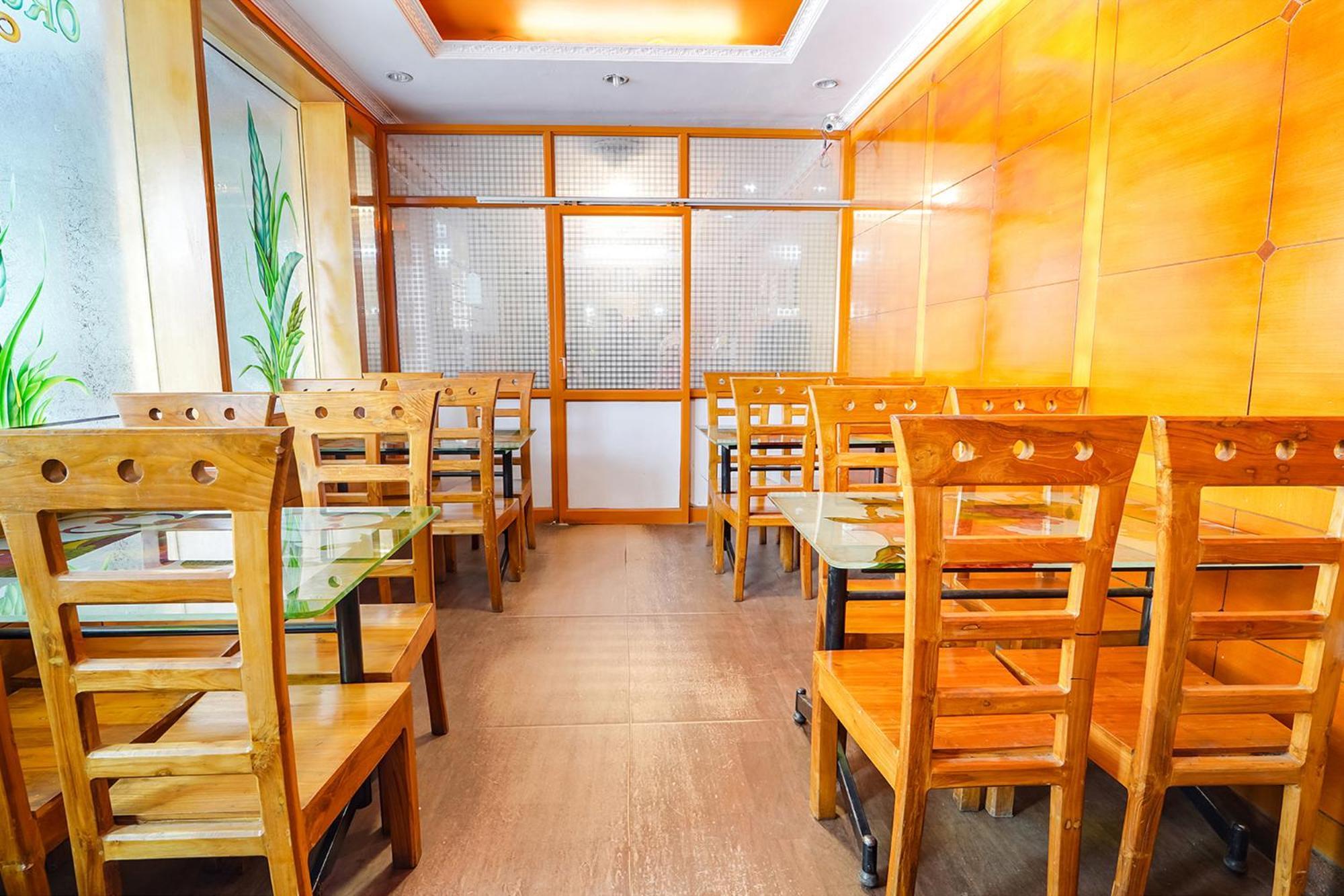 Hotel Orchid Inn Ооти Екстериор снимка